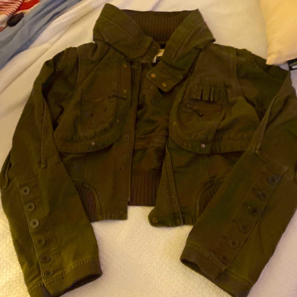 Multi wear cargo bomber